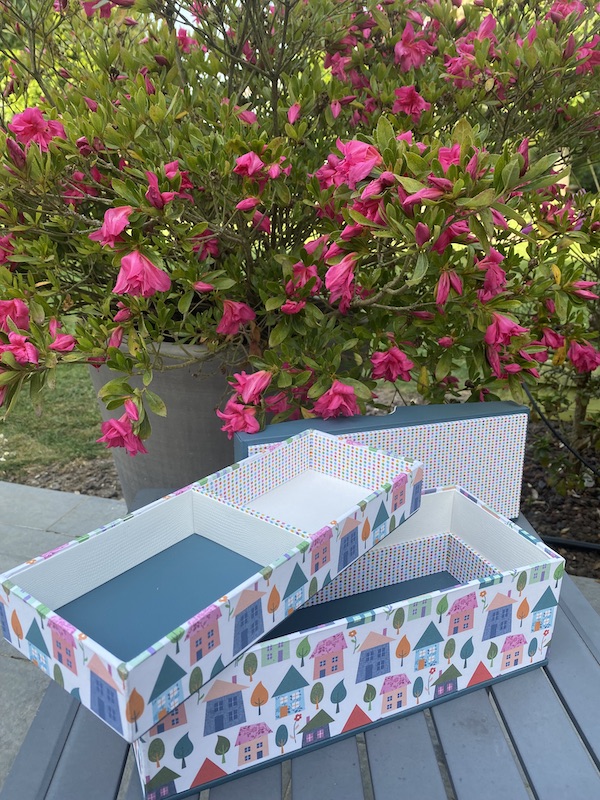 Boîte avec papier maisons (inspiration Lidia Meret)
